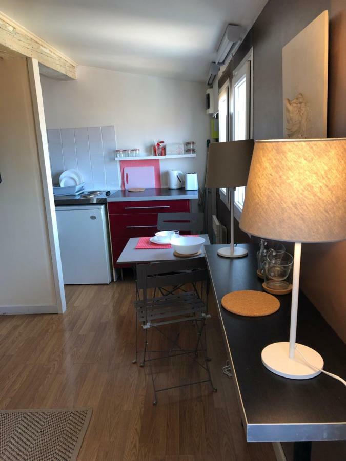 Ferienwohnung Sous Le Toit Pres De La Cathedrale St.Pierre Montpellier Exterior foto